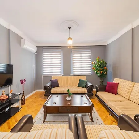 Central Flat Close To The Beach In Muratpasa Antalya