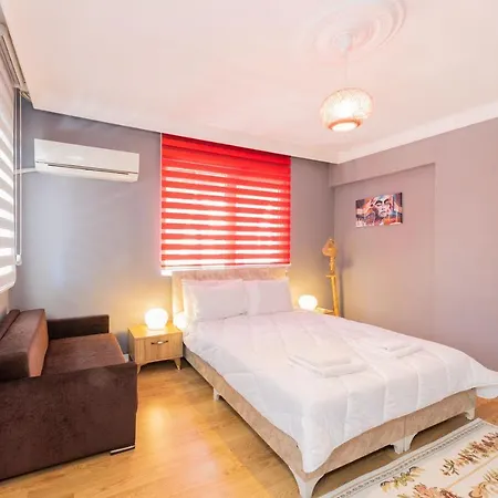 Apartment Central Flat Close To The Beach In Muratpasa *
