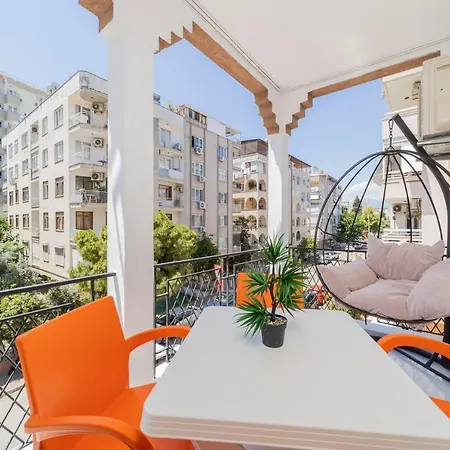 Apartment Central Flat Close To The Beach In Muratpasa Antalya