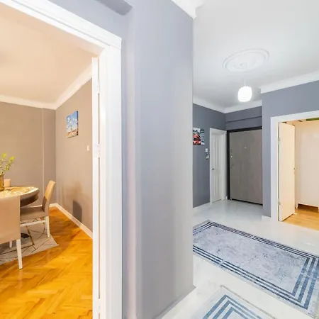 Central Flat Close To The Beach In Muratpasa Apartment